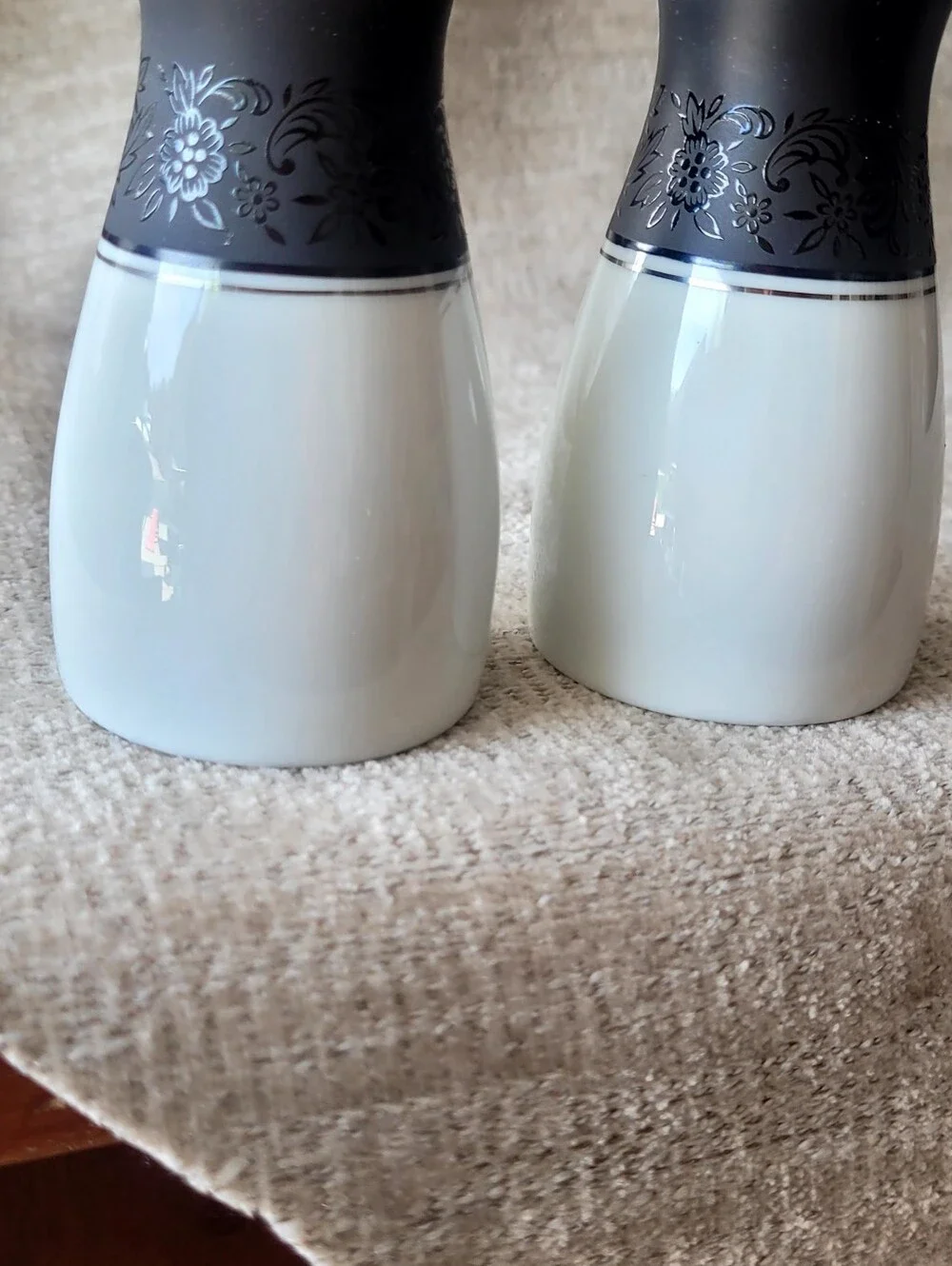 Noritake Mirano 6878 Salt & Pepper Set - Excellent